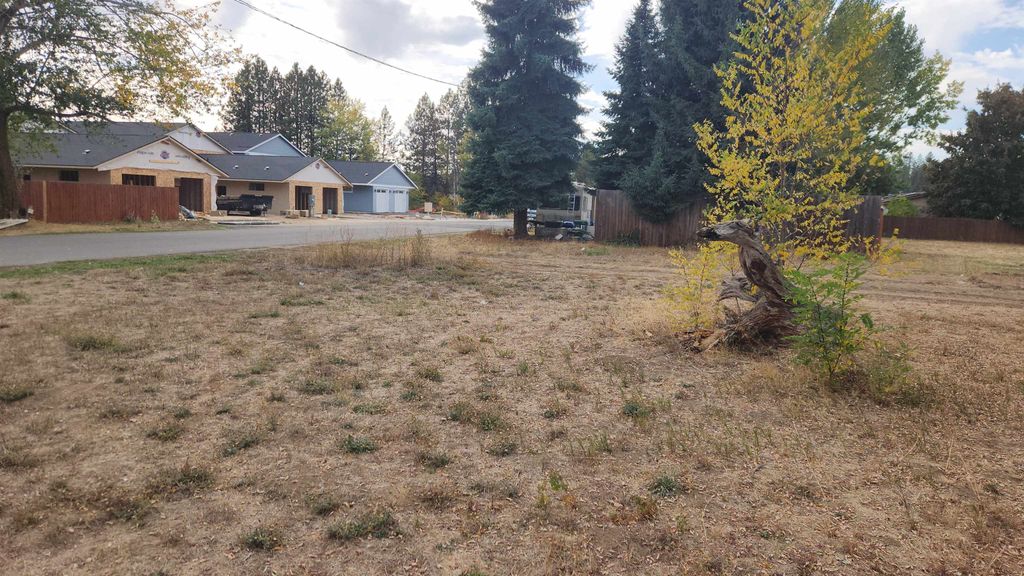 Photo of 107 N Fir St, Deer Park, WA 99006 (MLS # 202525401)