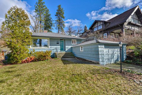 Photo of 1817 S Maple Blvd, Spokane, WA 99203 (MLS # 202612936)