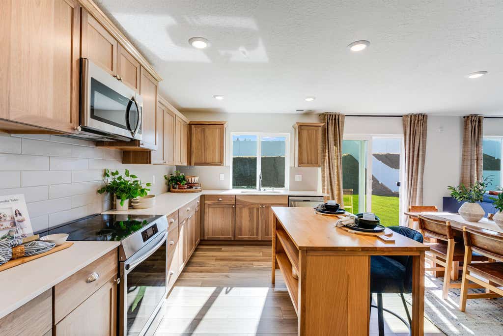 Photo of 10628 N N ASSEMBLY ST St, Spokane, WA 99208 (MLS # 202619748)