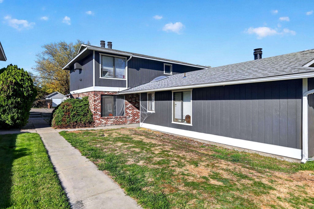 Photo of 6113-6117 N Addison St, Spokane, WA 99208 (MLS # 202625758)