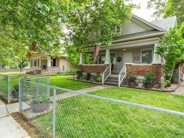 Photo of 1207 W Shannon Ave, Spokane, WA 99207 (MLS # 202622243)