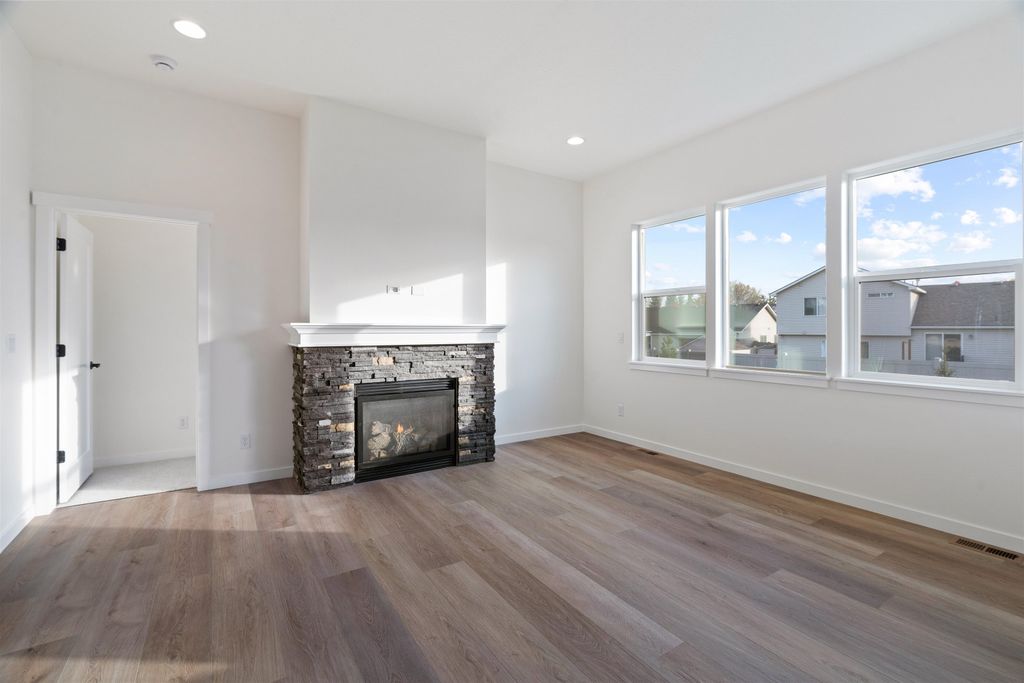 Photo of 12274 N Valencia St, Spokane, WA 99208 (MLS # 202525452)
