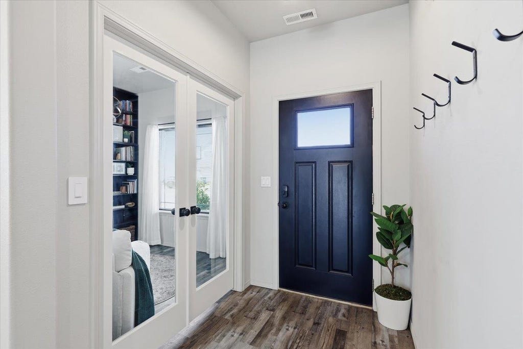 Photo of 8802 N Cannon St, Spokane, WA 99208 (MLS # 202622940)