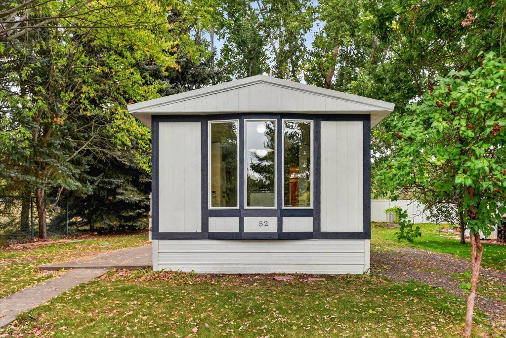 Photo of 3110 E Chattaroy Rd, Chattaroy, WA 99003 (MLS # 202625513)