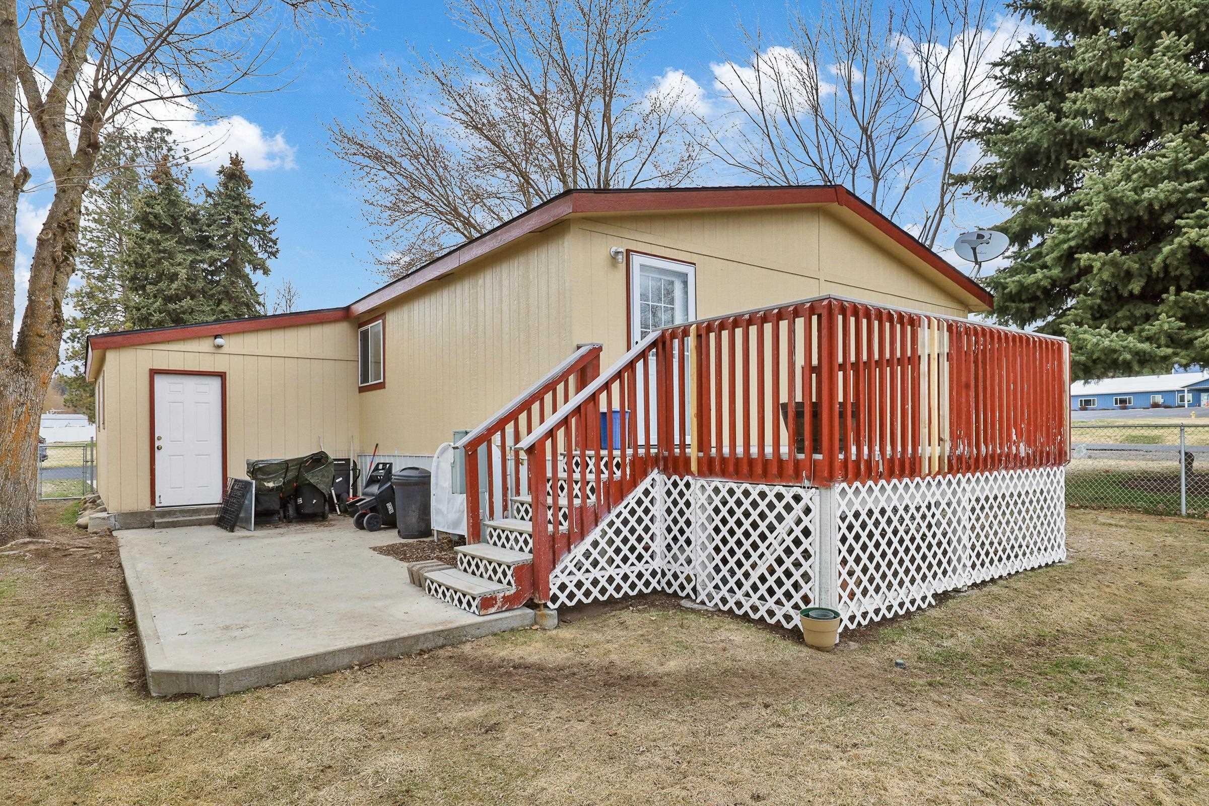 Photo 16 of 20 of 3110 E Chattaroy #1 Rd mobile home