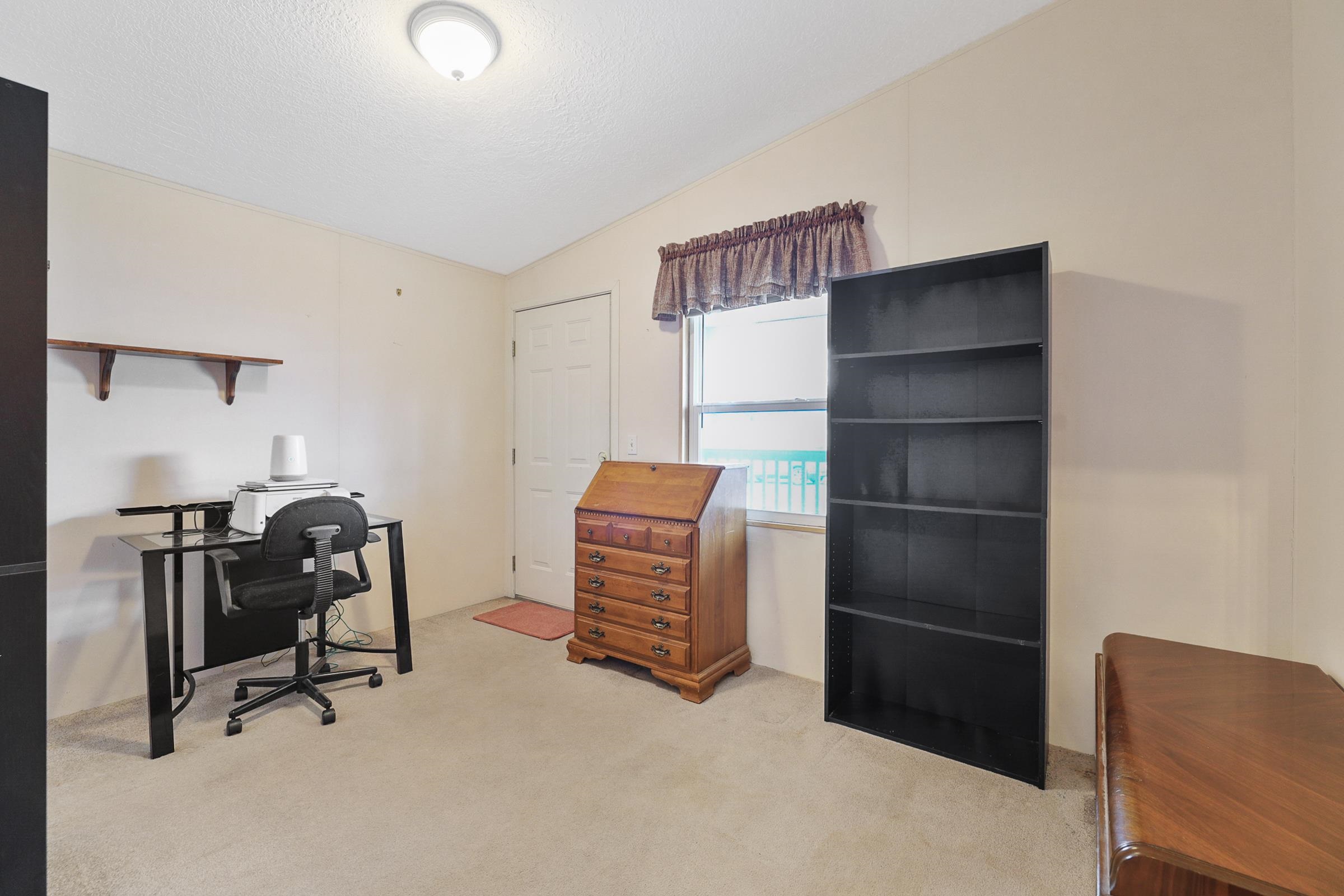 Photo 13 of 20 of 3110 E Chattaroy #1 Rd mobile home