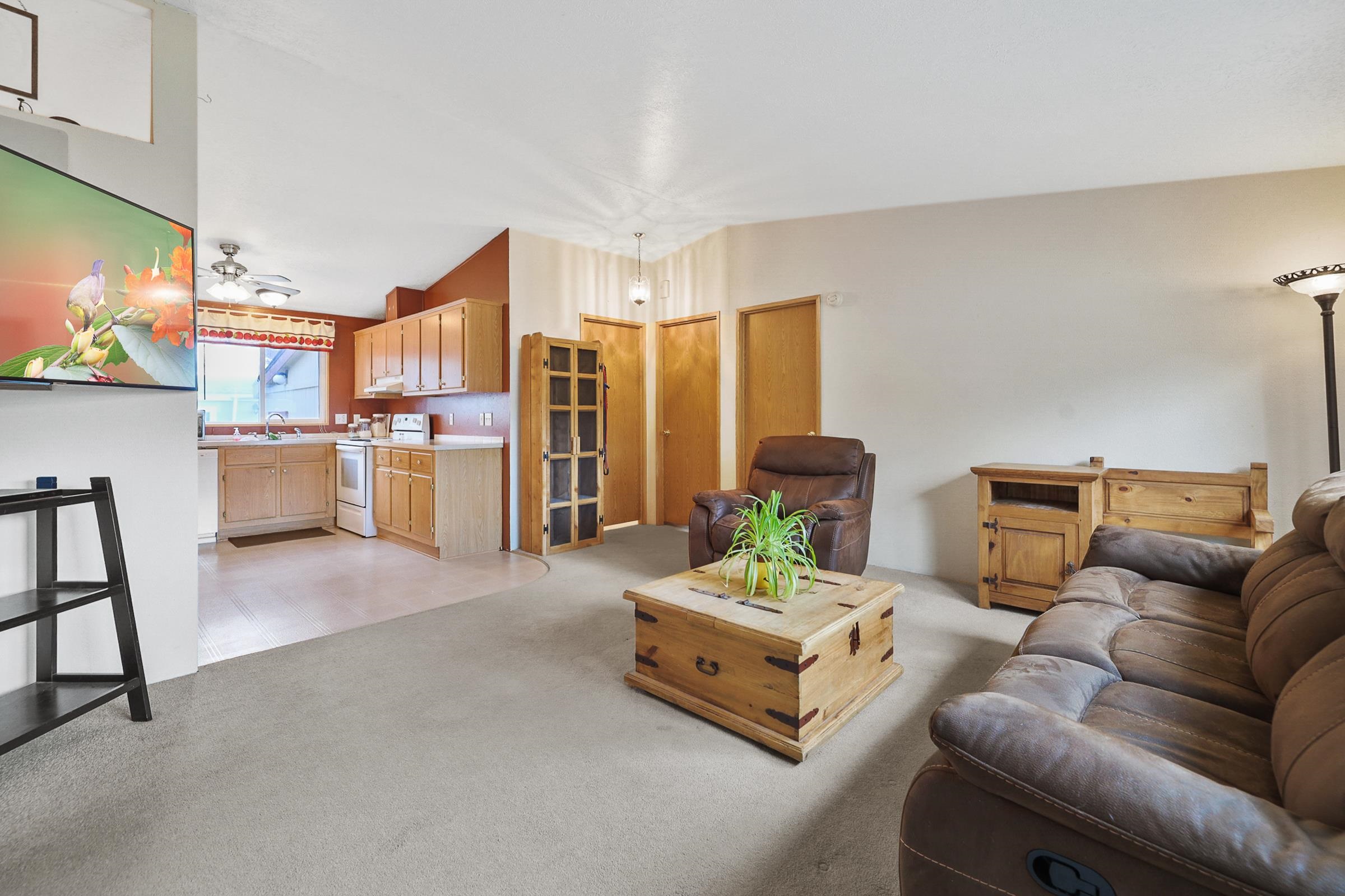 Photo 5 of 20 of 3110 E Chattaroy #1 Rd mobile home