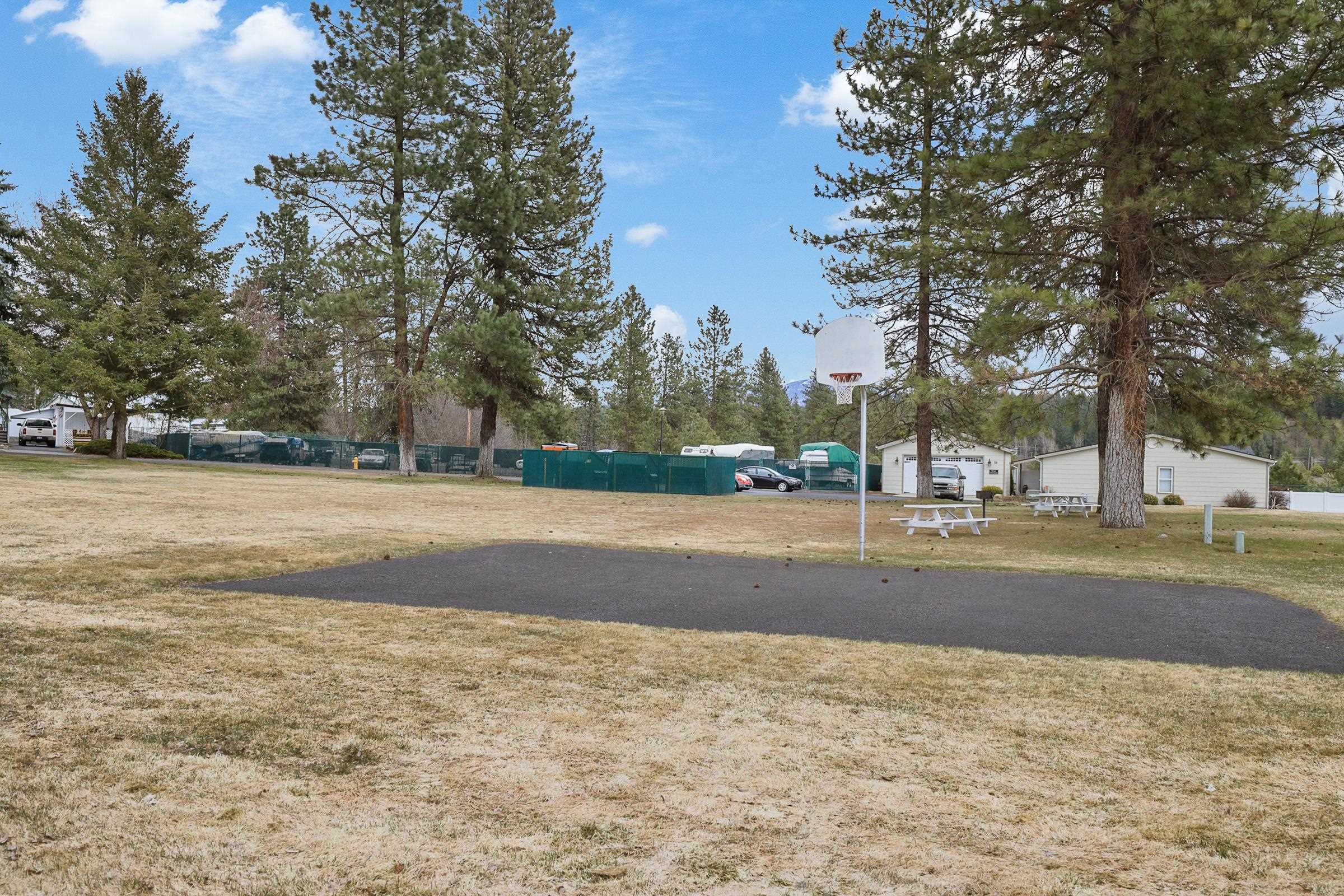 Photo 19 of 20 of 3110 E Chattaroy #1 Rd mobile home