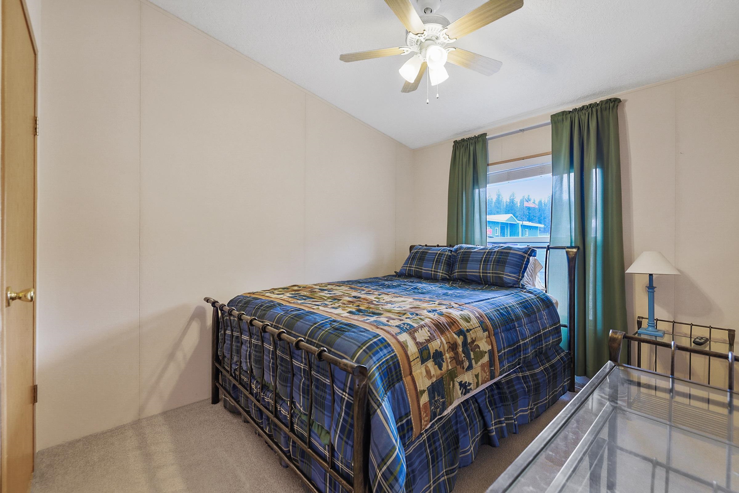 Photo 11 of 20 of 3110 E Chattaroy #1 Rd mobile home