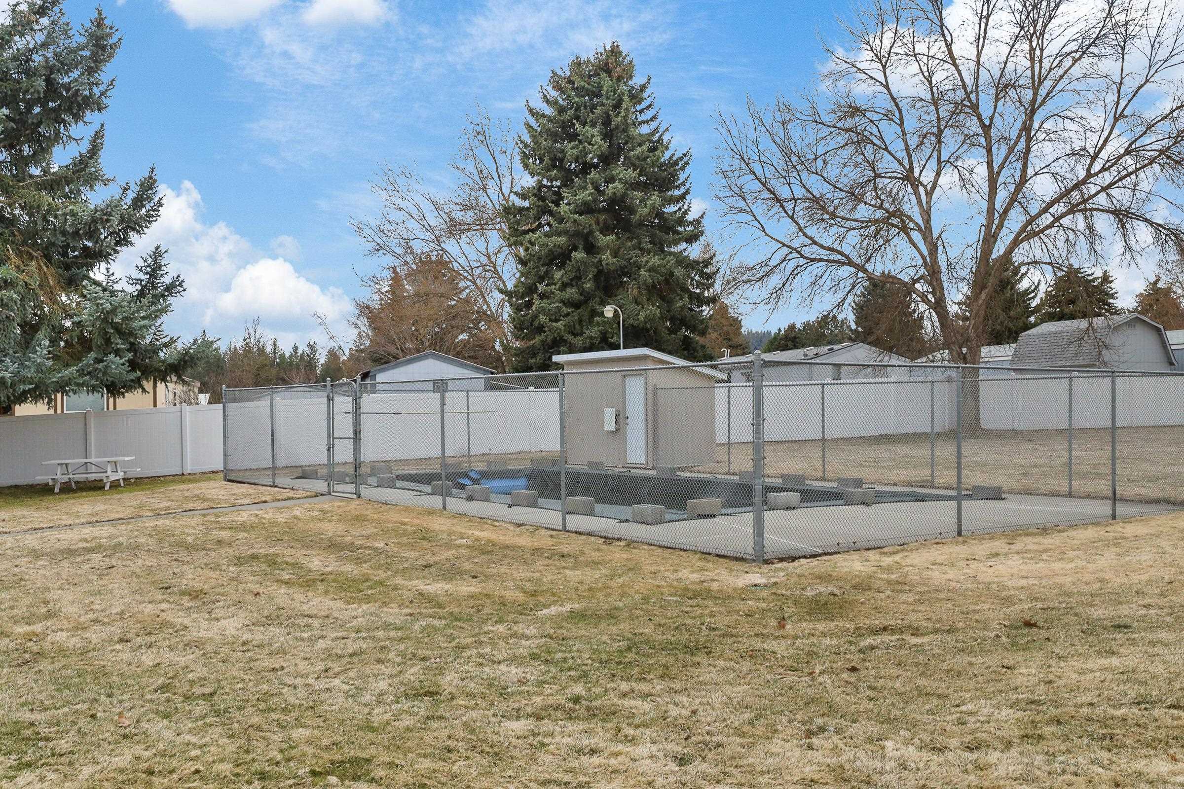 Photo 18 of 20 of 3110 E Chattaroy #1 Rd mobile home