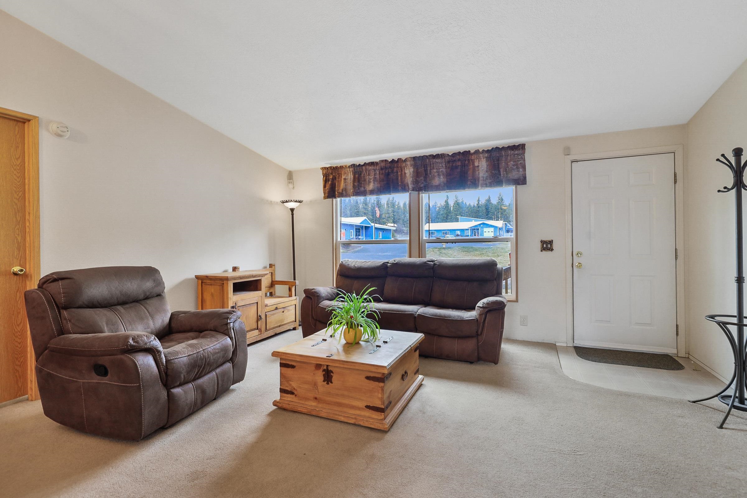 Photo 4 of 20 of 3110 E Chattaroy #1 Rd mobile home