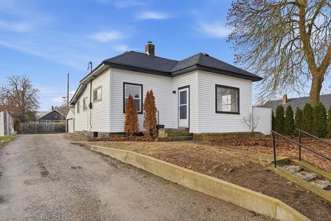 Photo of 2804 E Rowan Ave, Spokane, WA 99217 (MLS # 202613360)