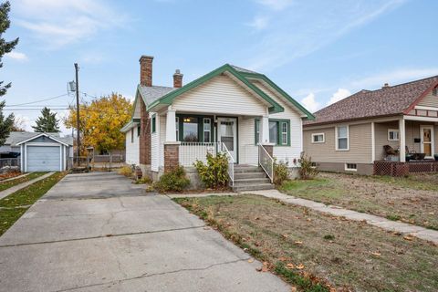 Photo of 1103 E Longfellow Ave, Spokane, WA 99207 (MLS # 202526579)