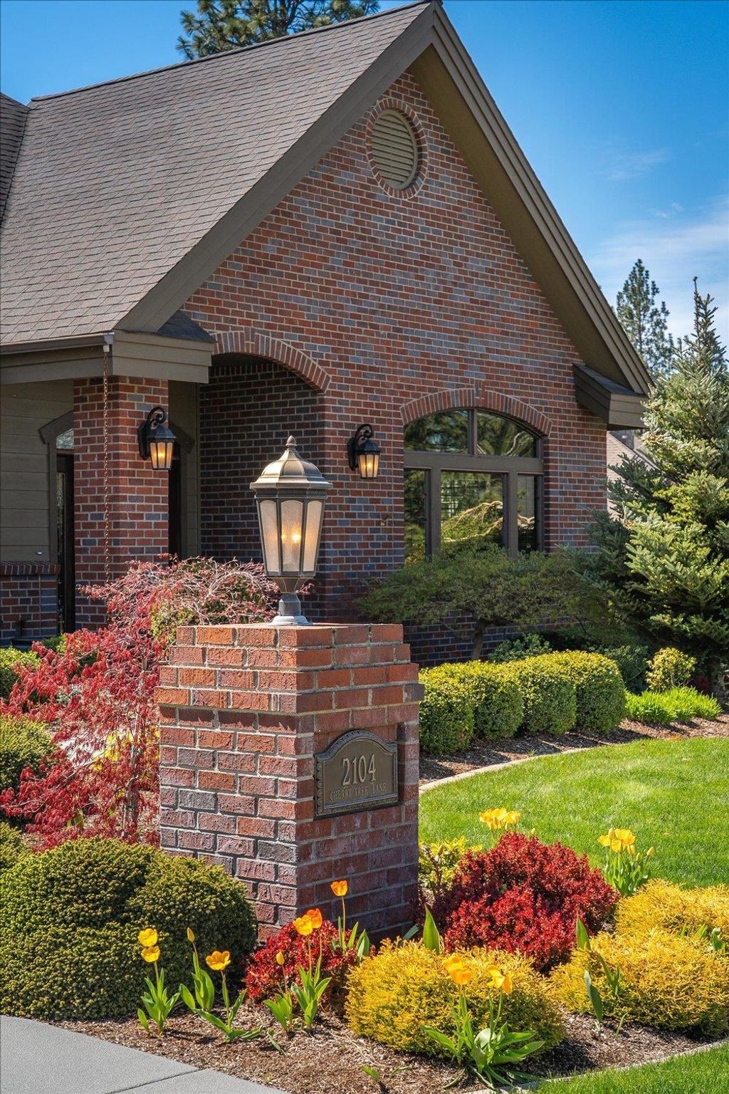 Photo of 2104 E Cherrytree Ln, Spokane, WA 99203 (MLS # 202616449)