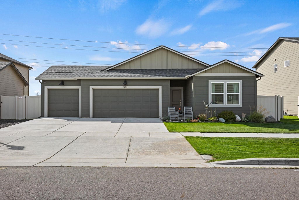 Photo of 12113 N Haven St, Mead, WA 99021 (MLS # 202624601)