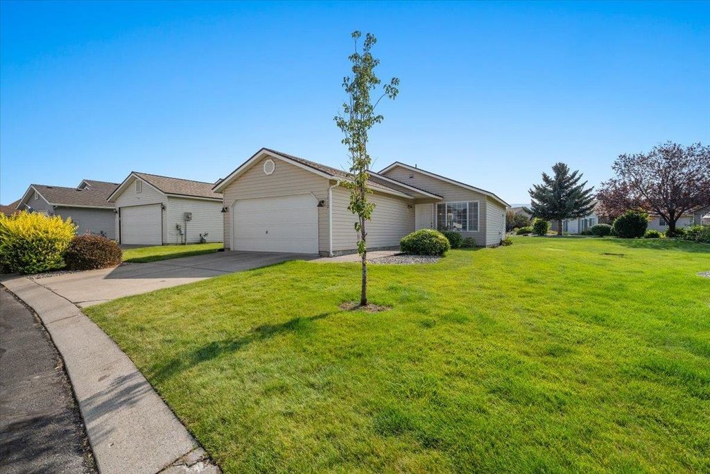 Photo of 23012 E Oldenburg Ln, Liberty Lake, WA 99019 (MLS # 202615652)
