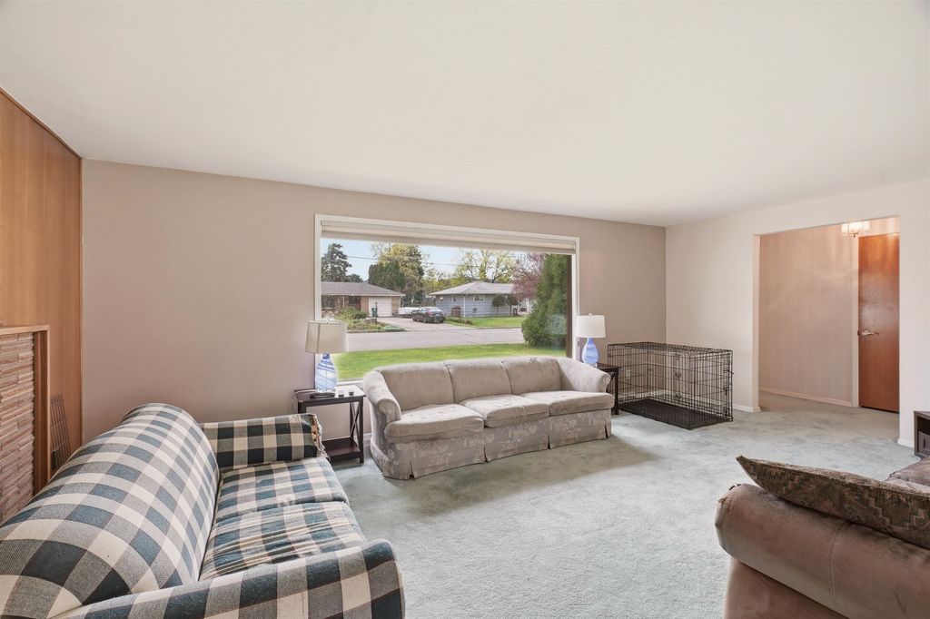 Photo of 10523 E Springfield Ave Ave, Spokane Valley, WA 99206 (MLS # 202615644)