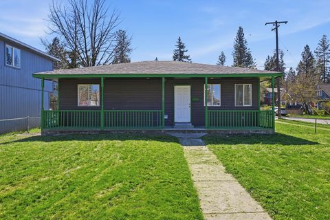 Photo of 1829 W 6th Ave, Spokane, WA 99204 (MLS # 202615277)