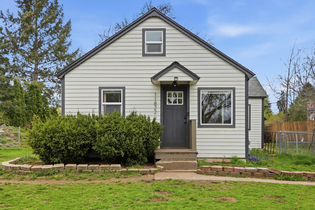 Photo of 11822 E 6th Ave, Spokane Valley, WA 99206 (MLS # 202624569)