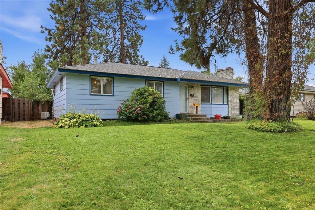 Photo of 1221 W Columbia Ave, Spokane, WA 99205 (MLS # 202624532)