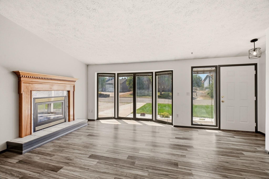 Photo of 13923 E 9th Ct, Spokane Valley, WA 99037 (MLS # 202622236)