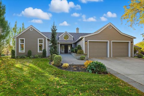 Photo of 4916 S St Andrews Ln, Spokane, WA 99223 (MLS # 202525920)