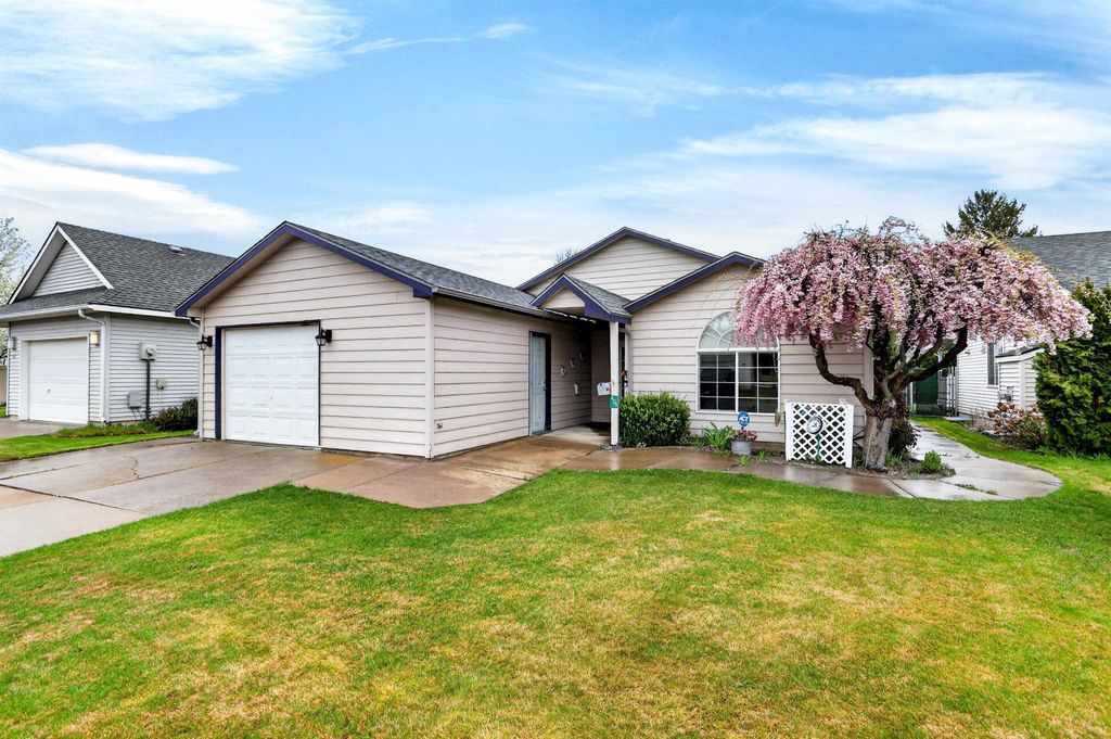 Photo of 405 S Lucille Ct, Spokane, WA 99216 (MLS # 202615946)