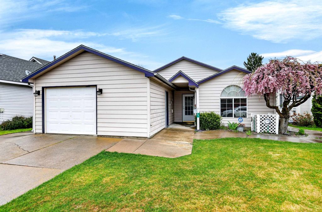Photo of 405 S Lucille Ct, Spokane, WA 99216 (MLS # 202615946)