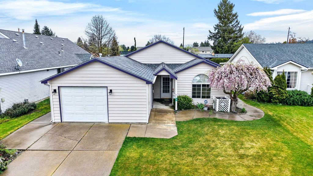 Photo of 405 S Lucille Ct, Spokane, WA 99216 (MLS # 202615946)