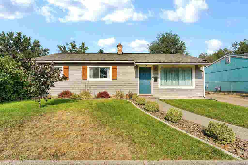 Photo of 5902 N Greenwood Blvd, Spokane, WA 99205 (MLS # 202622996)