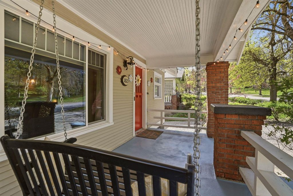 Photo of 1823 S Grand Blvd, Spokane, WA 99203 (MLS # 202615807)