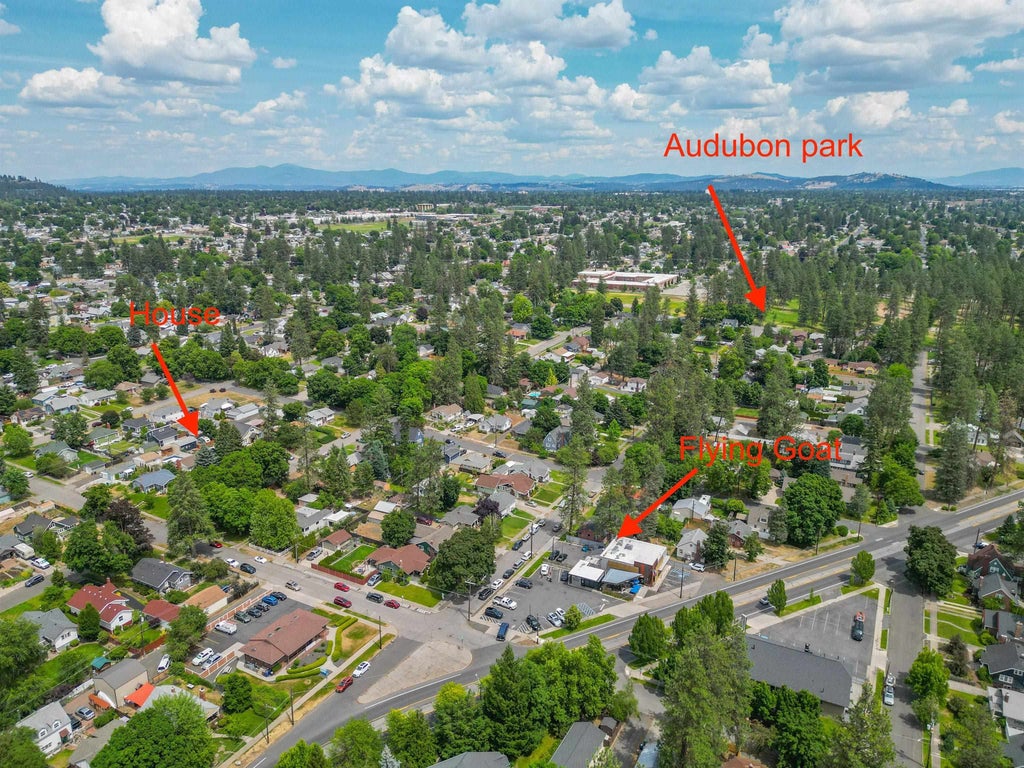 Photo of 3320 W Kiernan Ave, Spokane, WA 99205 (MLS # 202619963)