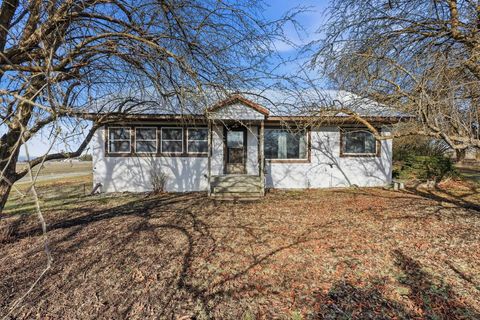 Photo of 10001 E Bigelow Gulch Rd, Spokane, WA 99217 (MLS # 202612153)