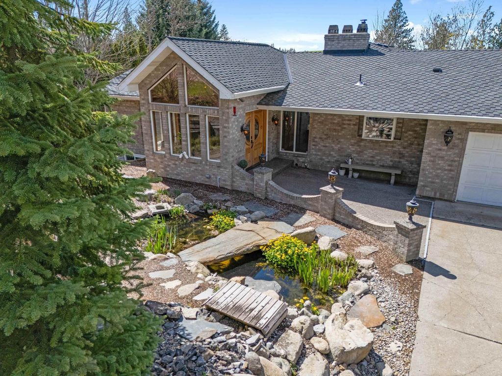 Photo of 105 N Sprague St, Rockford, WA 99030 (MLS # 202615824)