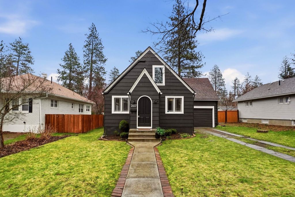 Photo of 2617 S Post St, Spokane, WA 99203 (MLS # 202616157)