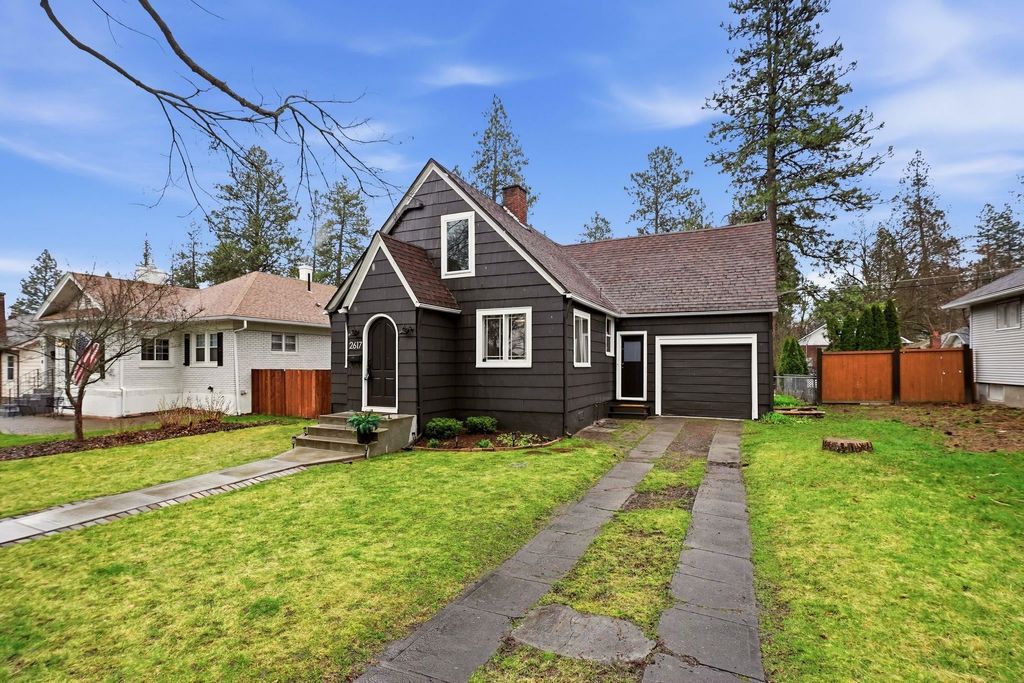 Photo of 2617 S Post St, Spokane, WA 99203 (MLS # 202616157)