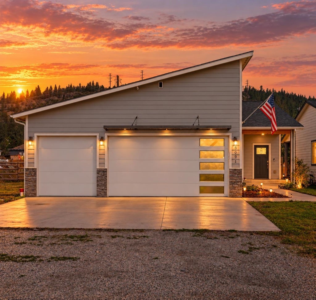 Photo of 5021 E Grace Ave, Spokane, WA 99217 (MLS # 202624474)