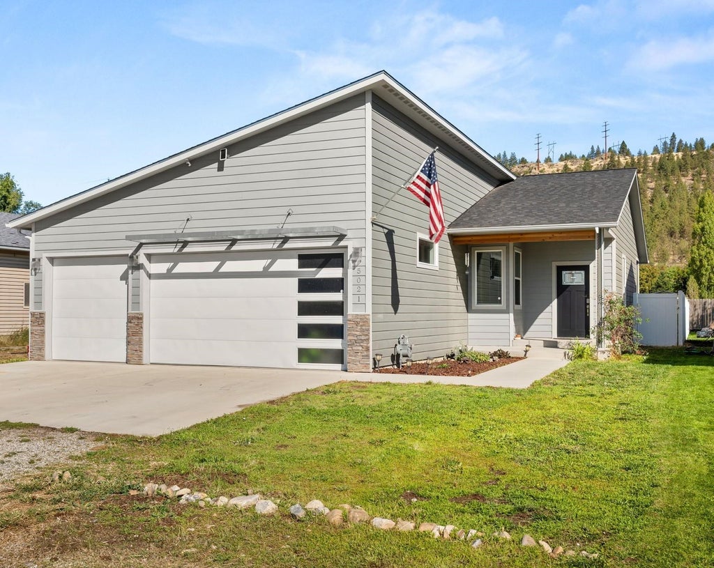 Photo of 5021 E Grace Ave, Spokane, WA 99217 (MLS # 202624474)