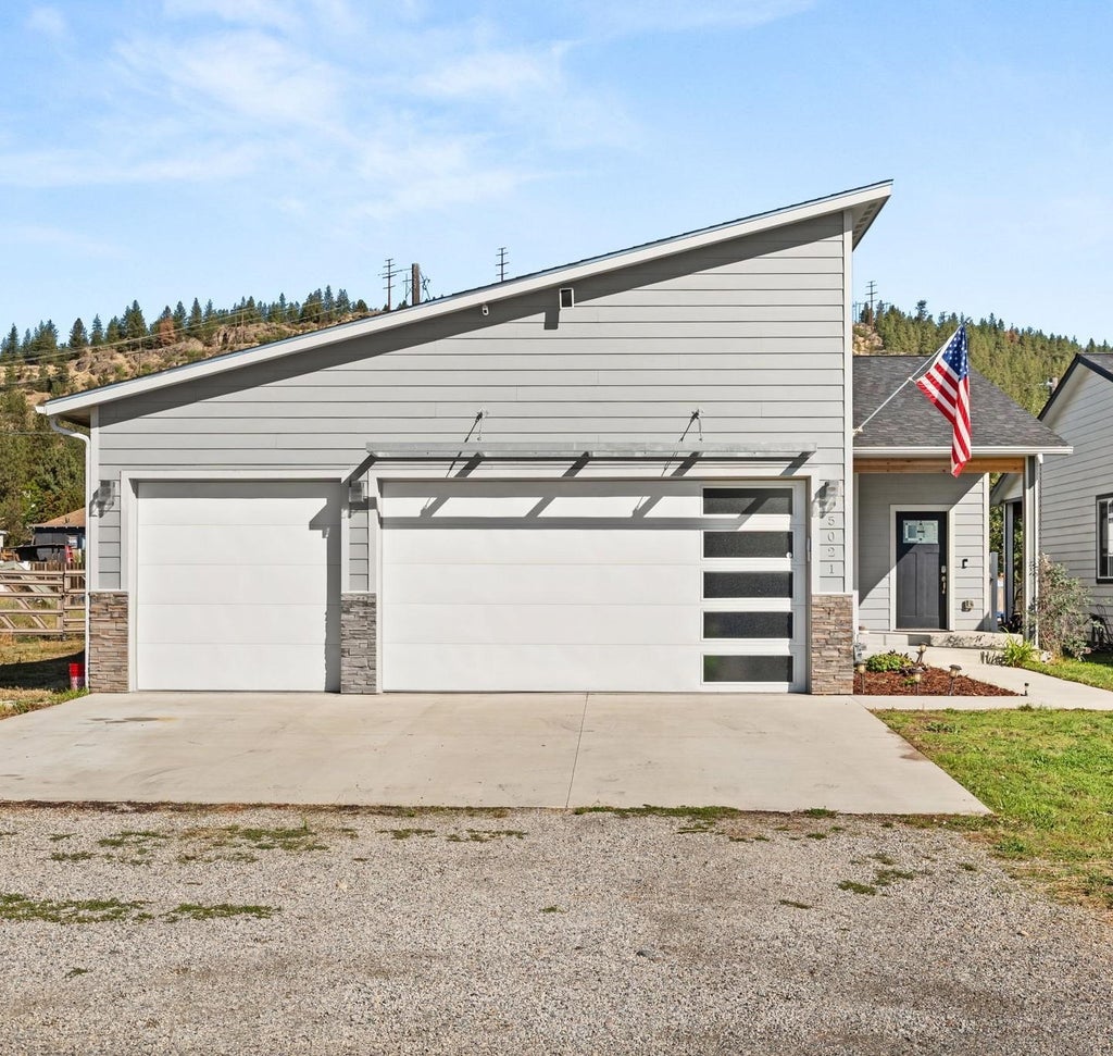 Photo of 5021 E Grace Ave, Spokane, WA 99217 (MLS # 202624474)