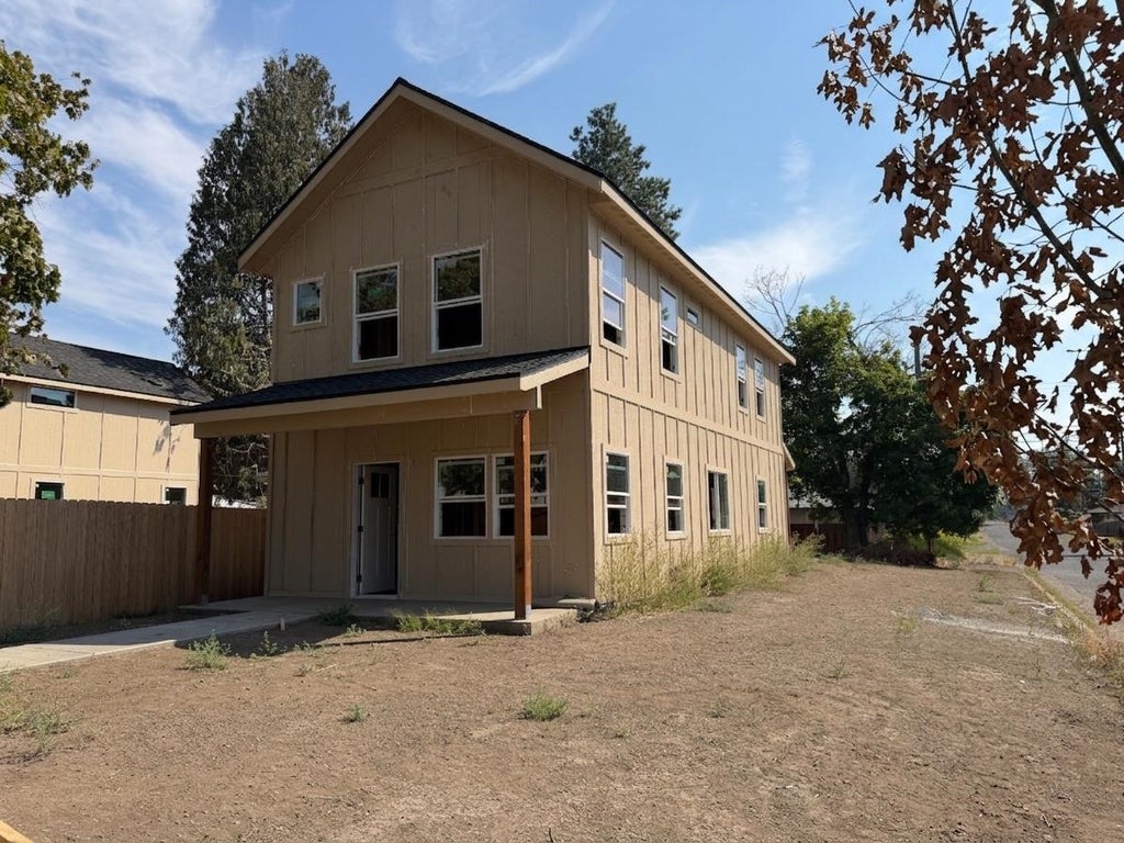 Photo of 6100 N Stevens St, Spokane, WA 99205 (MLS # 202622979)