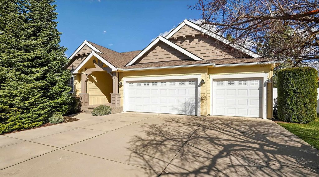 Photo of 116 N Helstrom Dr, Deer Park, WA 99006 (MLS # 202614311)