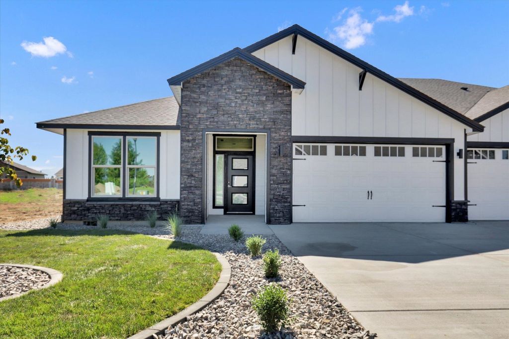 Photo of 1109 - Unit 29 N Country Club Dr, Deer Park, WA 99006 (MLS # 202616393)