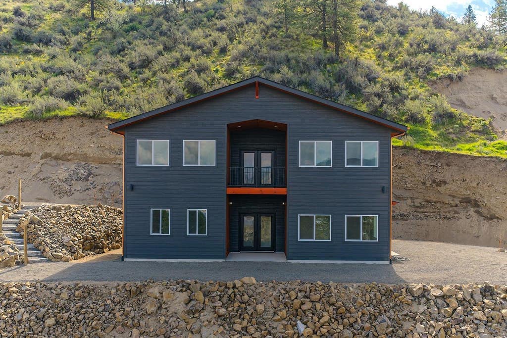 Photo of 42840 N Buckhorn Dr, Deer Meadows, WA 99122 (MLS # 202621275)
