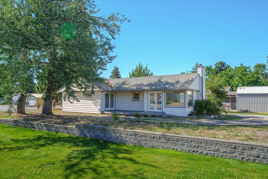 Photo of 221 S Tshirley Rd, Spokane Valley, WA 99016 (MLS # 202622089)