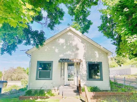 Photo of 204 N Howard St, Tekoa, WA 99033 (MLS # 202614834)