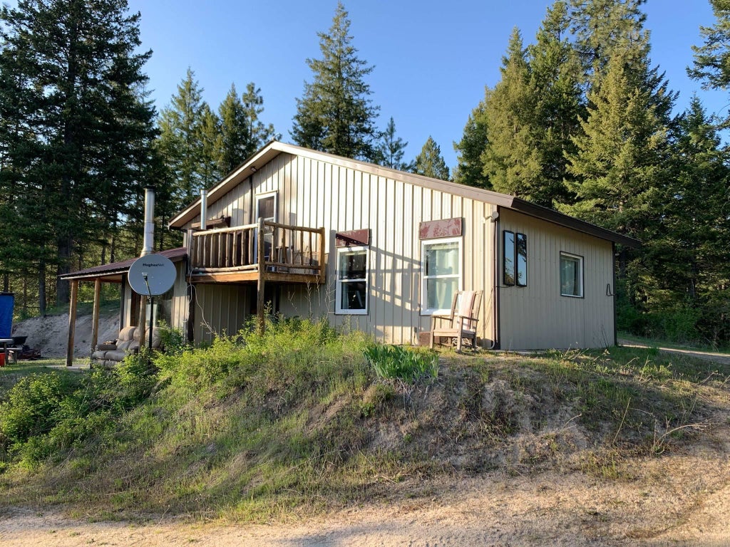 Photo of 4450 CC Buck Creek Rd, Loon Lake, WA 99148 (MLS # 202626194)