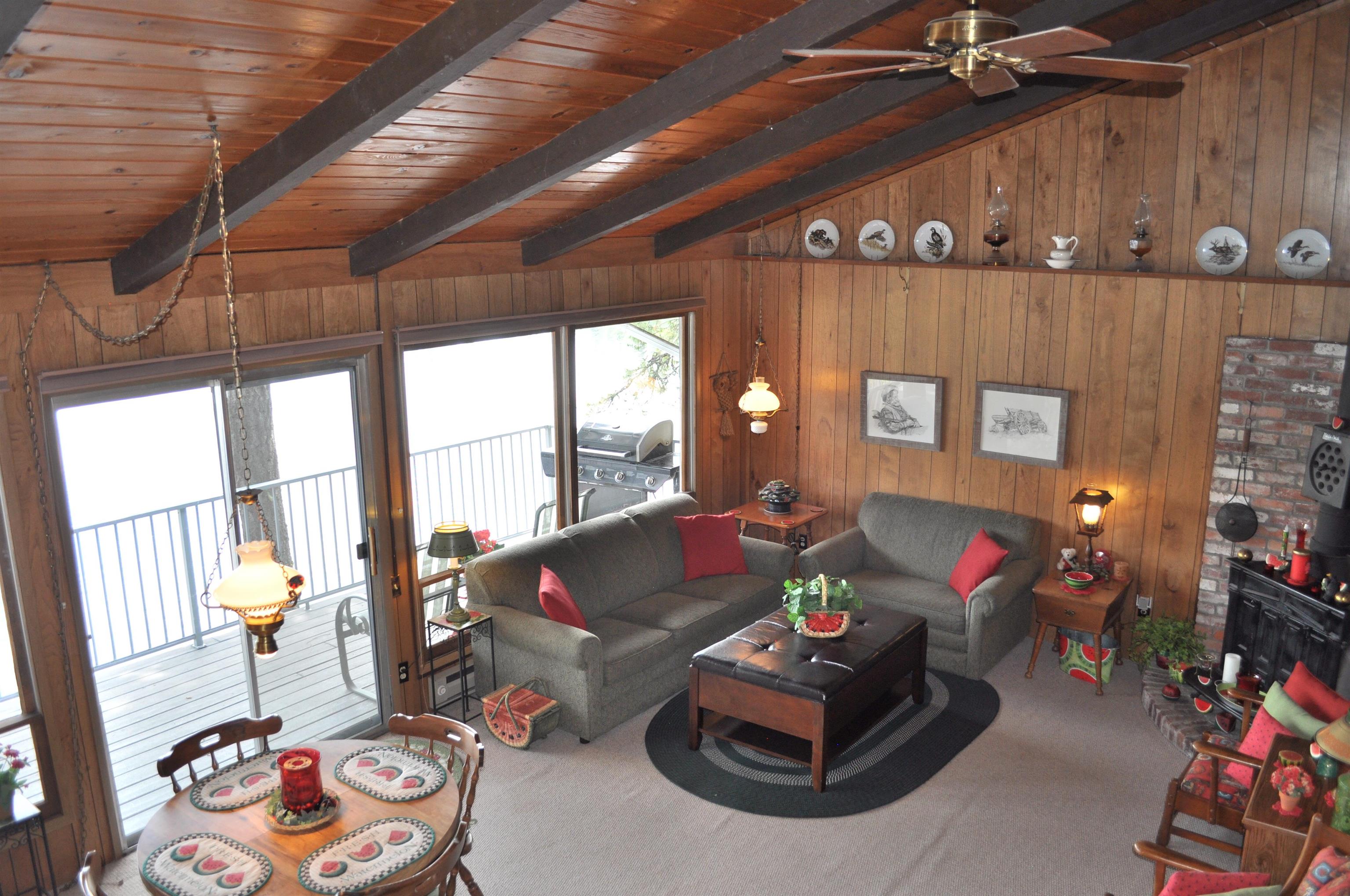 Photo 6 of 37 of 81 Northland Dr house