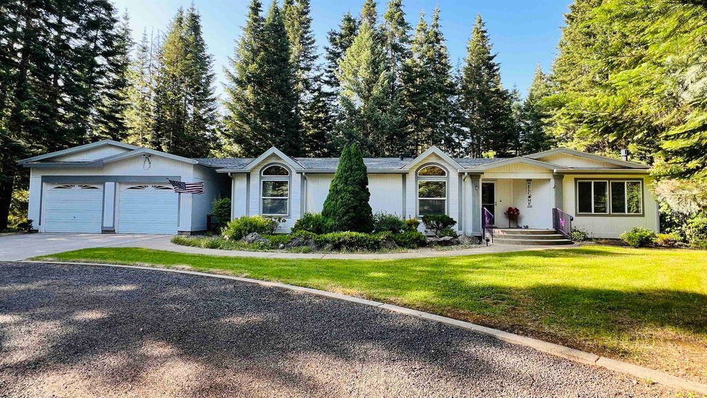 Photo of 7010 W Dahl Rd, Deer Park, WA 99006 (MLS # 202614254)
