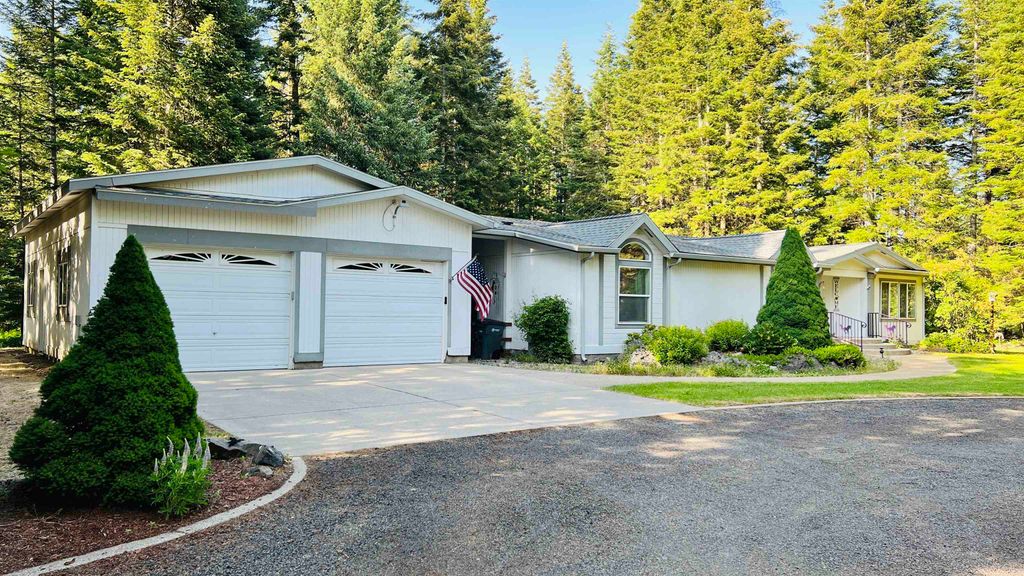 Photo of 7010 W Dahl Rd, Deer Park, WA 99006 (MLS # 202614254)