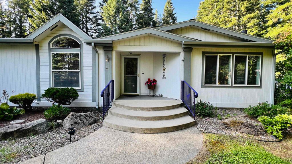Photo of 7010 W Dahl Rd, Deer Park, WA 99006 (MLS # 202614254)